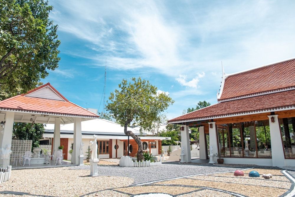 Maikaew Damnoen Resort