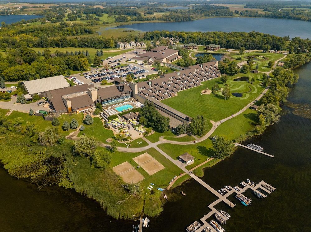 Arrowwood Resort Hotel and Conference Center - Alexandria, MN