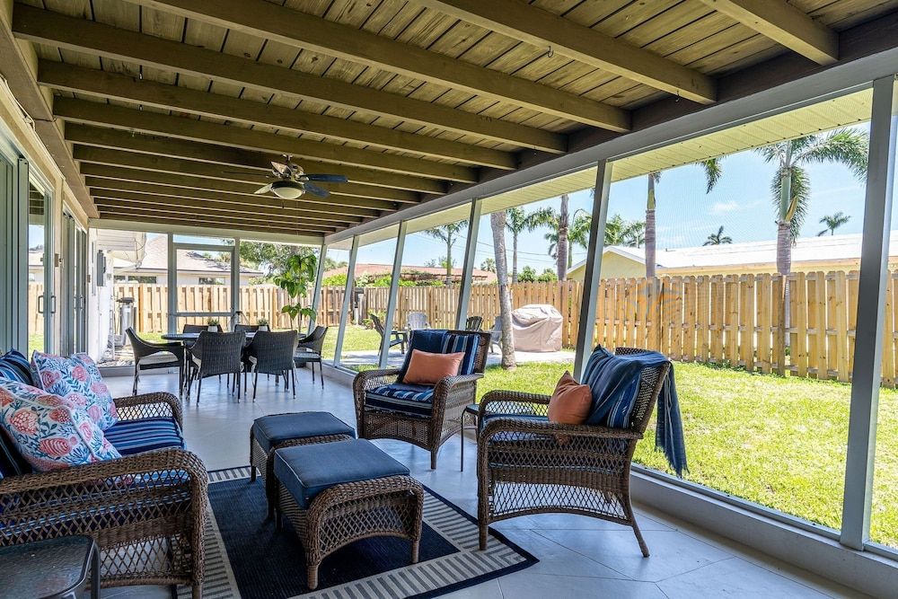 5027 Fairfield Dr - Paradise Palms 3 Bedroom Home by RedAwning