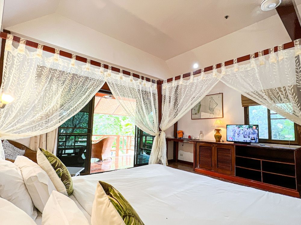 Cruiser Island Resort by Swiss-Belhotel