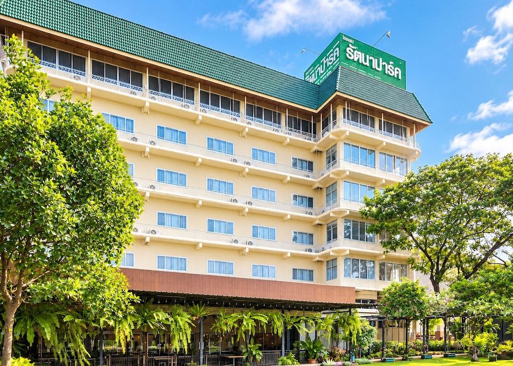 Rattana Park Hotel