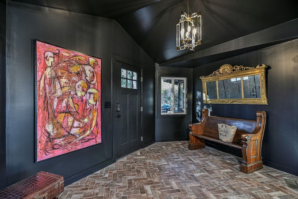La Maison Mirch - Luxe Design Retreat