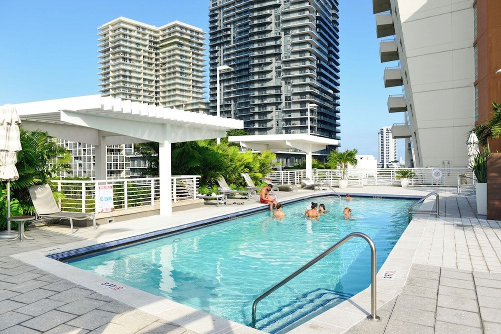 Amazing Family Apt with Pool at Midblock Miami