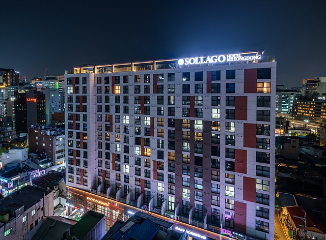 hotelImg