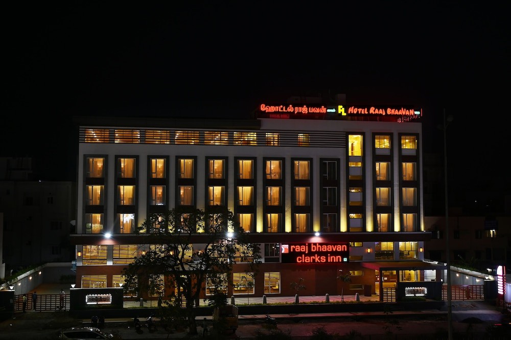 hotelImg