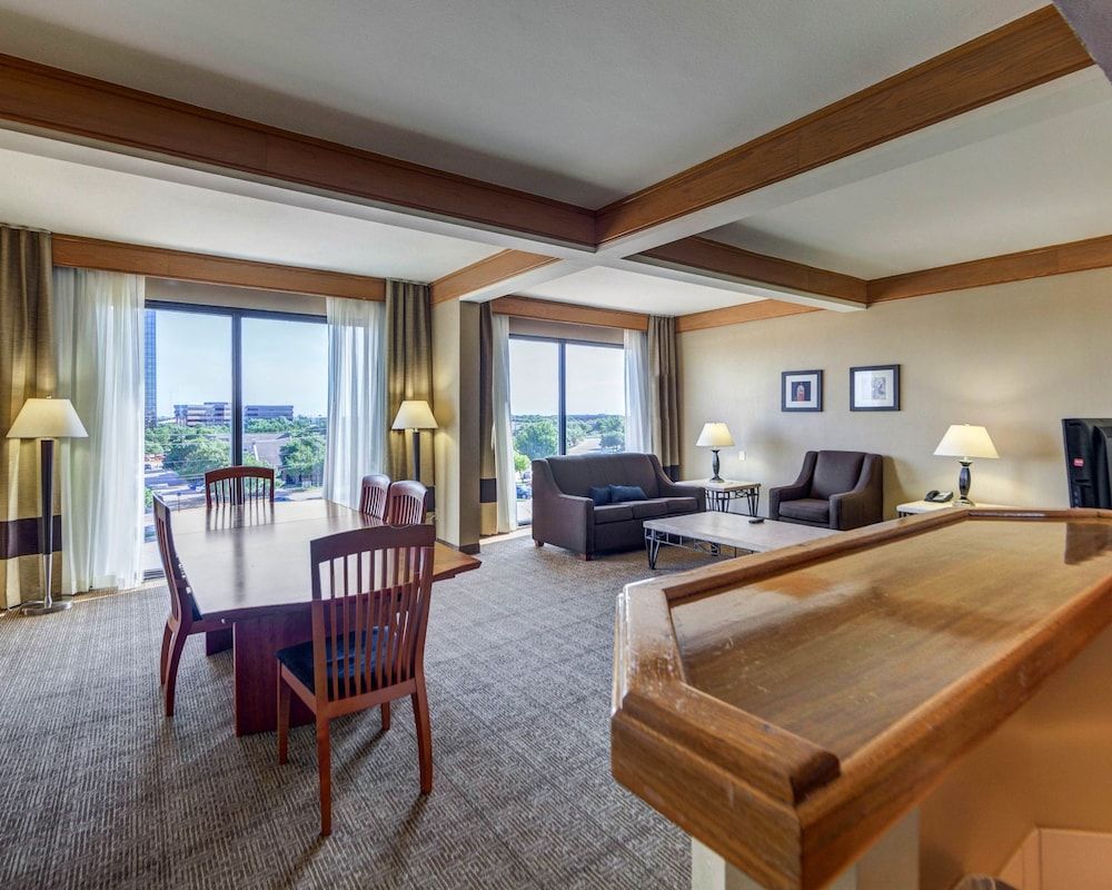 Comfort Inn & Suites Plano East