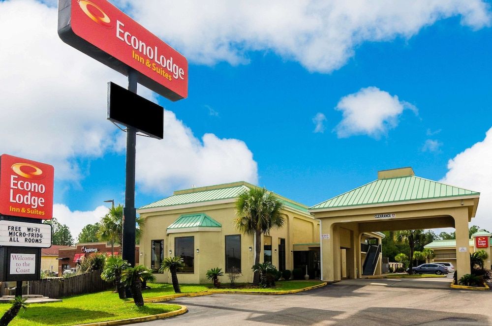 Econo Lodge Inn & Suites Gulfport Airport