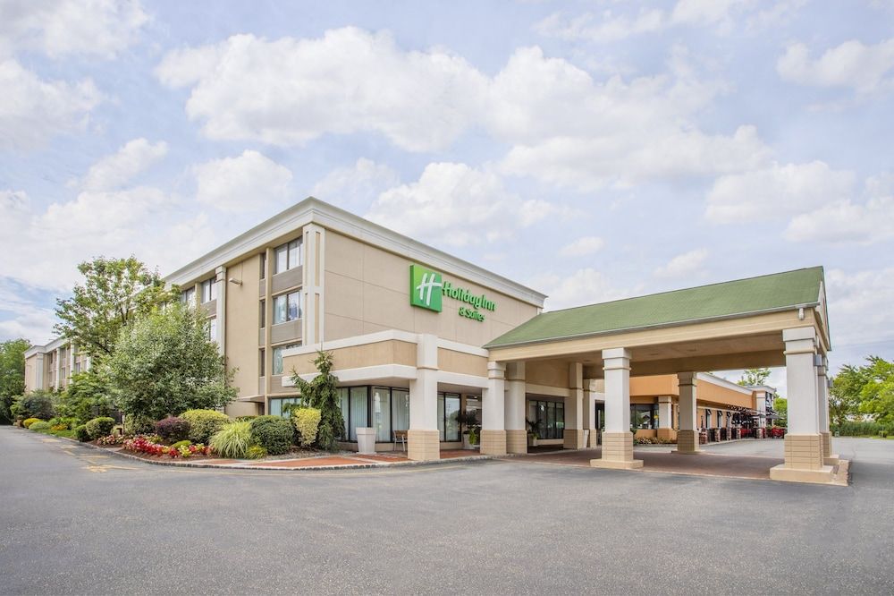 Holiday Inn & Suites Parsippany Fairfield by IHG