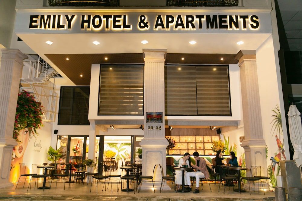 Emily Hotel & Apartments