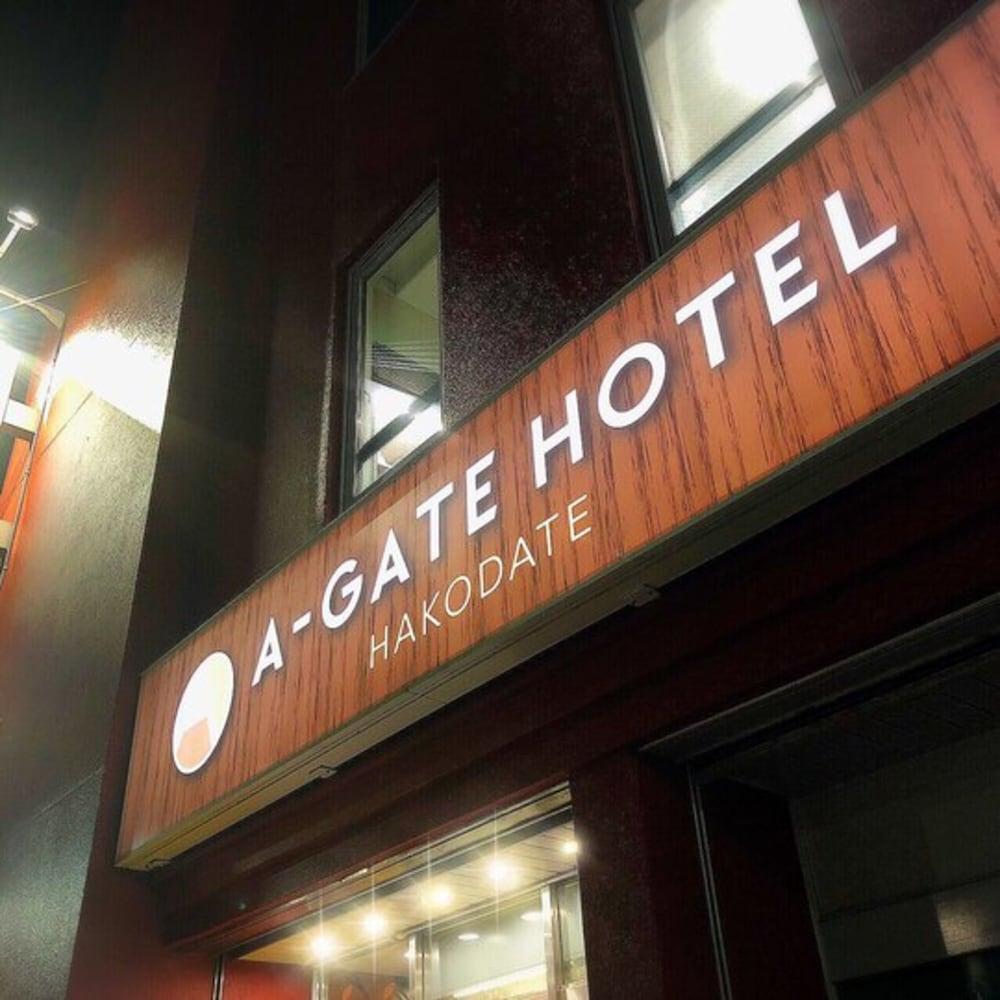 hotelImg