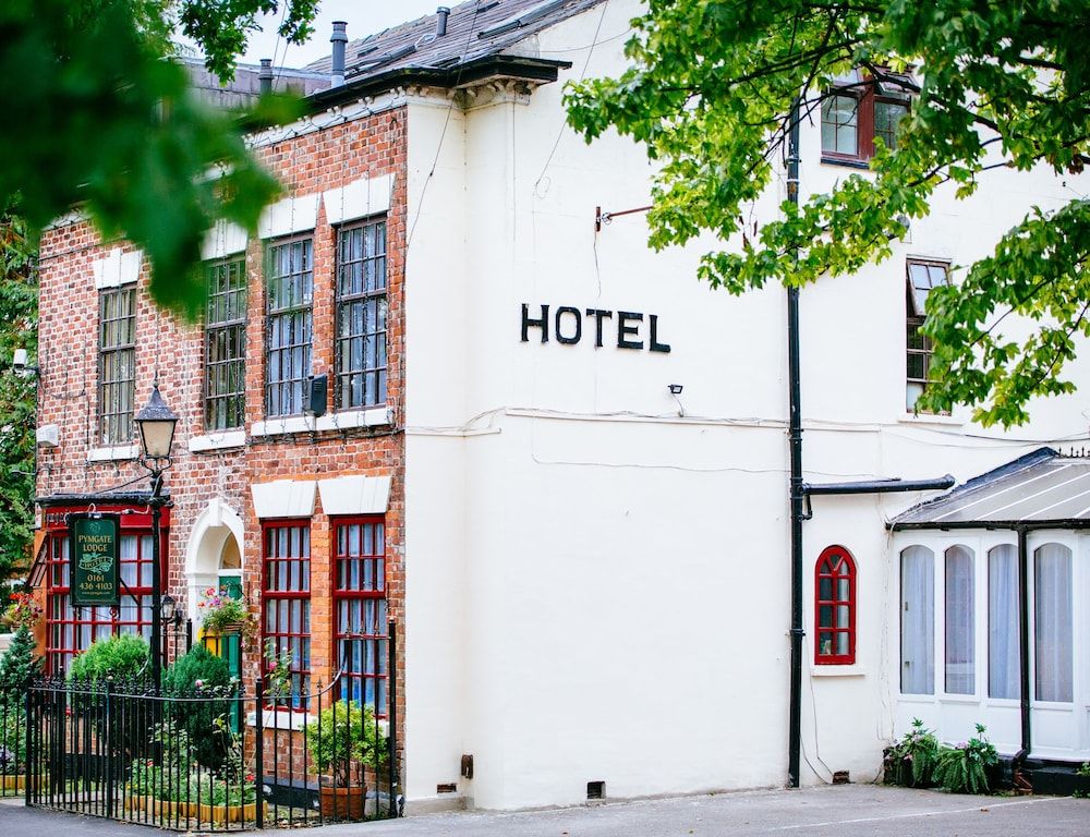 Pymgate Lodge Hotel