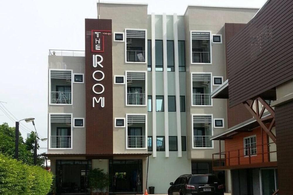 hotelImg