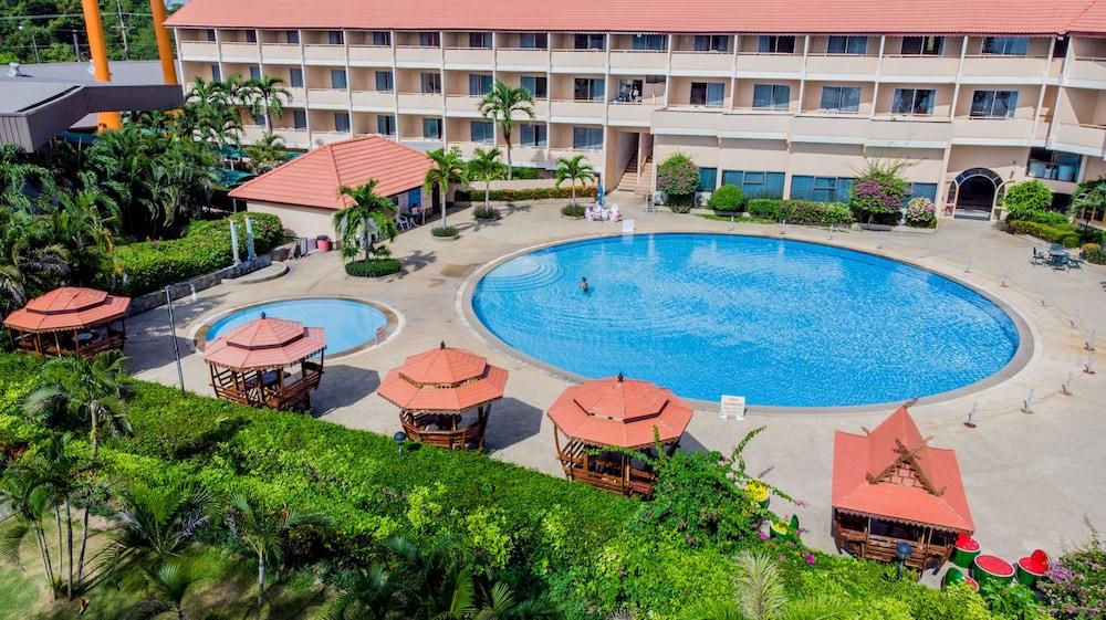 hotelImg