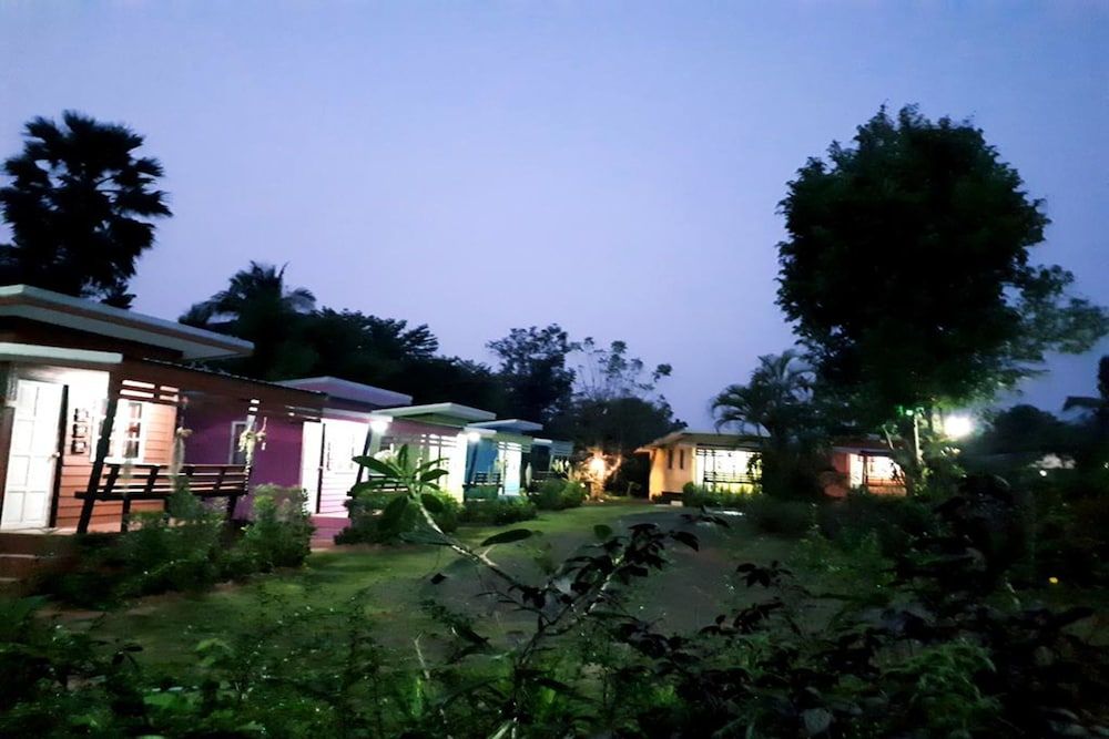 Chomnok Chommai Resort