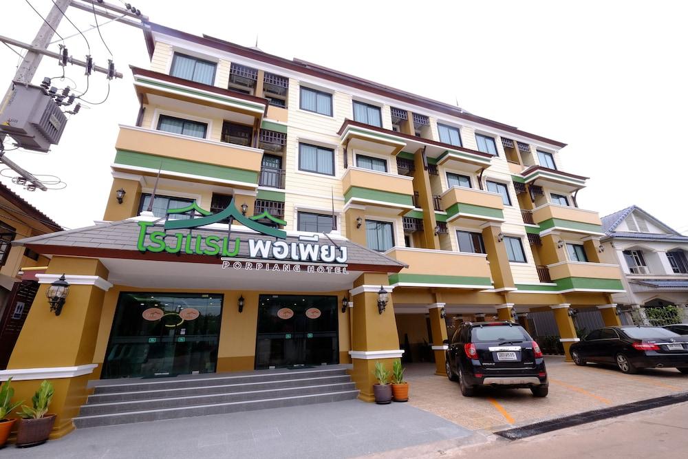 hotelImg