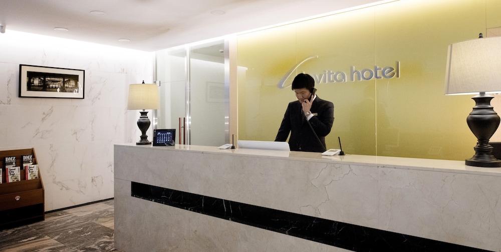 hotelImg