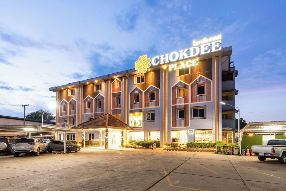 hotelImg