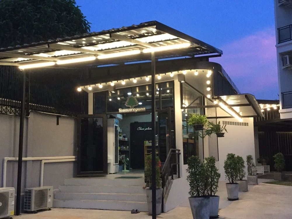 Chan place Hotel