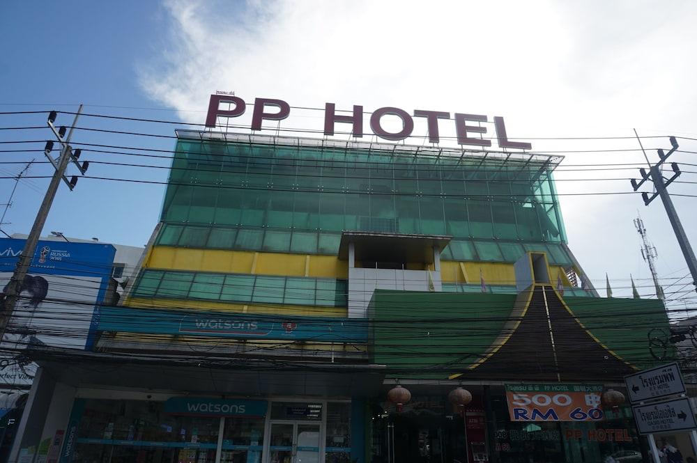 hotelImg