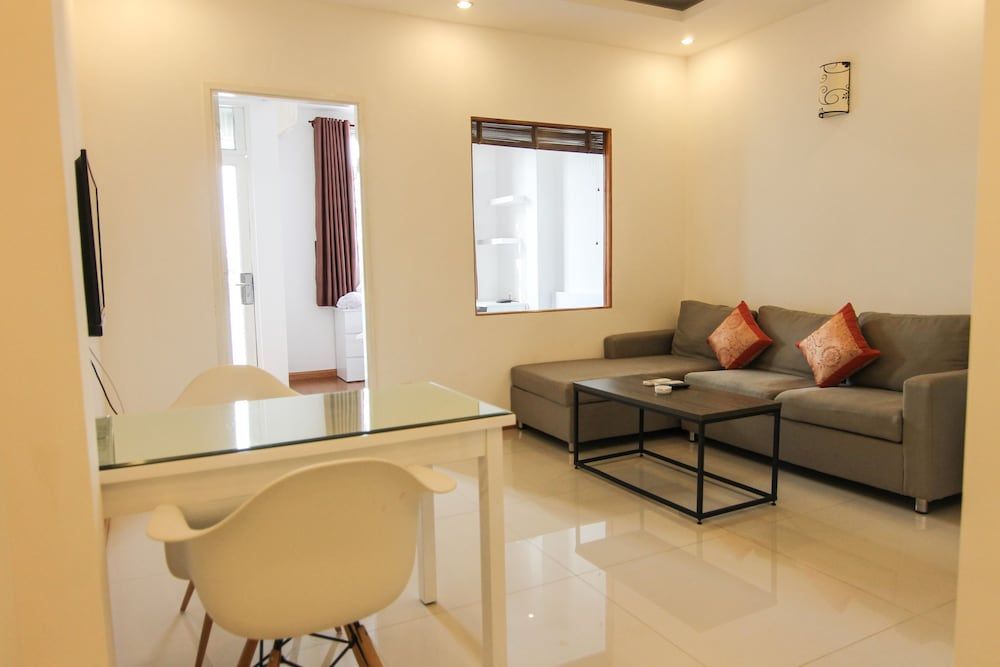 Smiley Apartment 2
