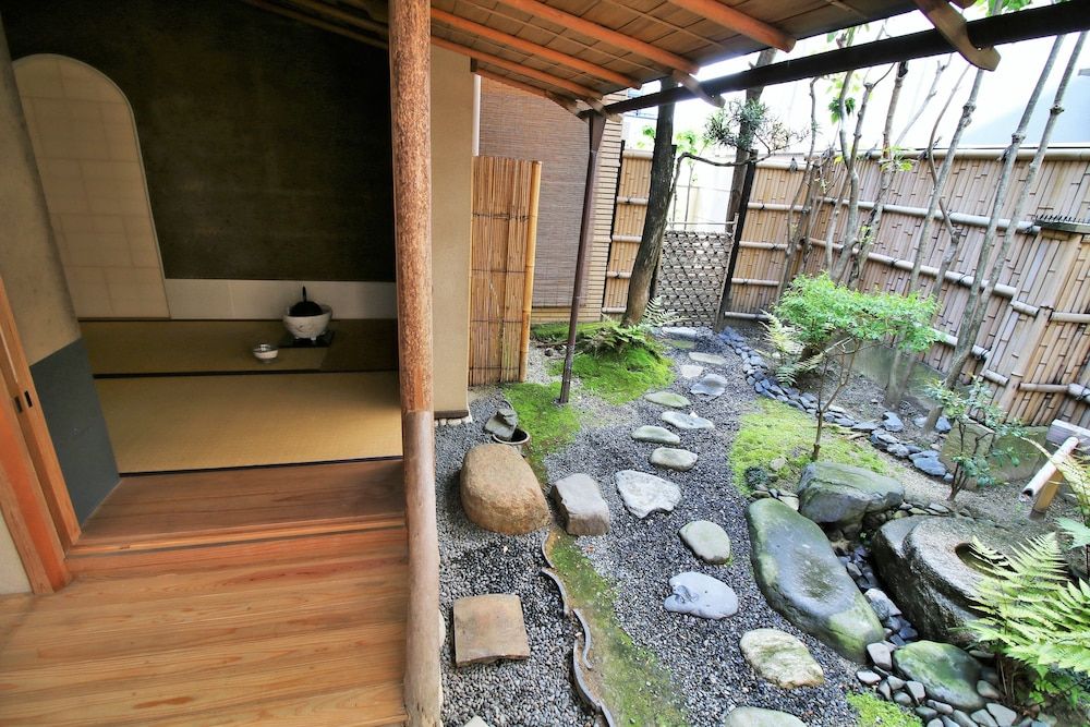 Cottage EMI
