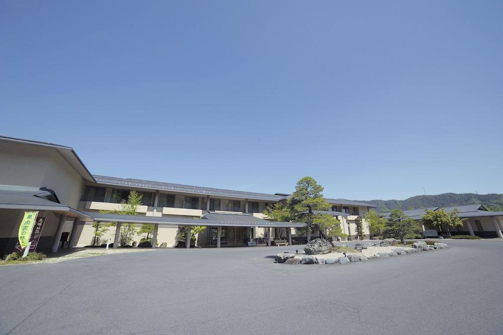 hotelImg